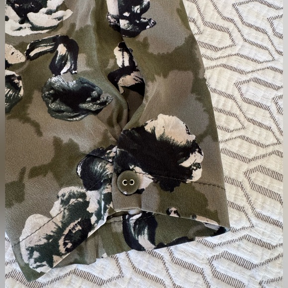 Banana Republic Pull On Silk Blouse Sz XL - Picture 9 of 9